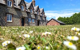 Rural Retreat Near West Wittering Beach! Dog Friendly & Free Parking - Ideal Weekend Getaway! Chichester Holiday Properties Holiday Home Donnington (west Sussex)  United Kingdom