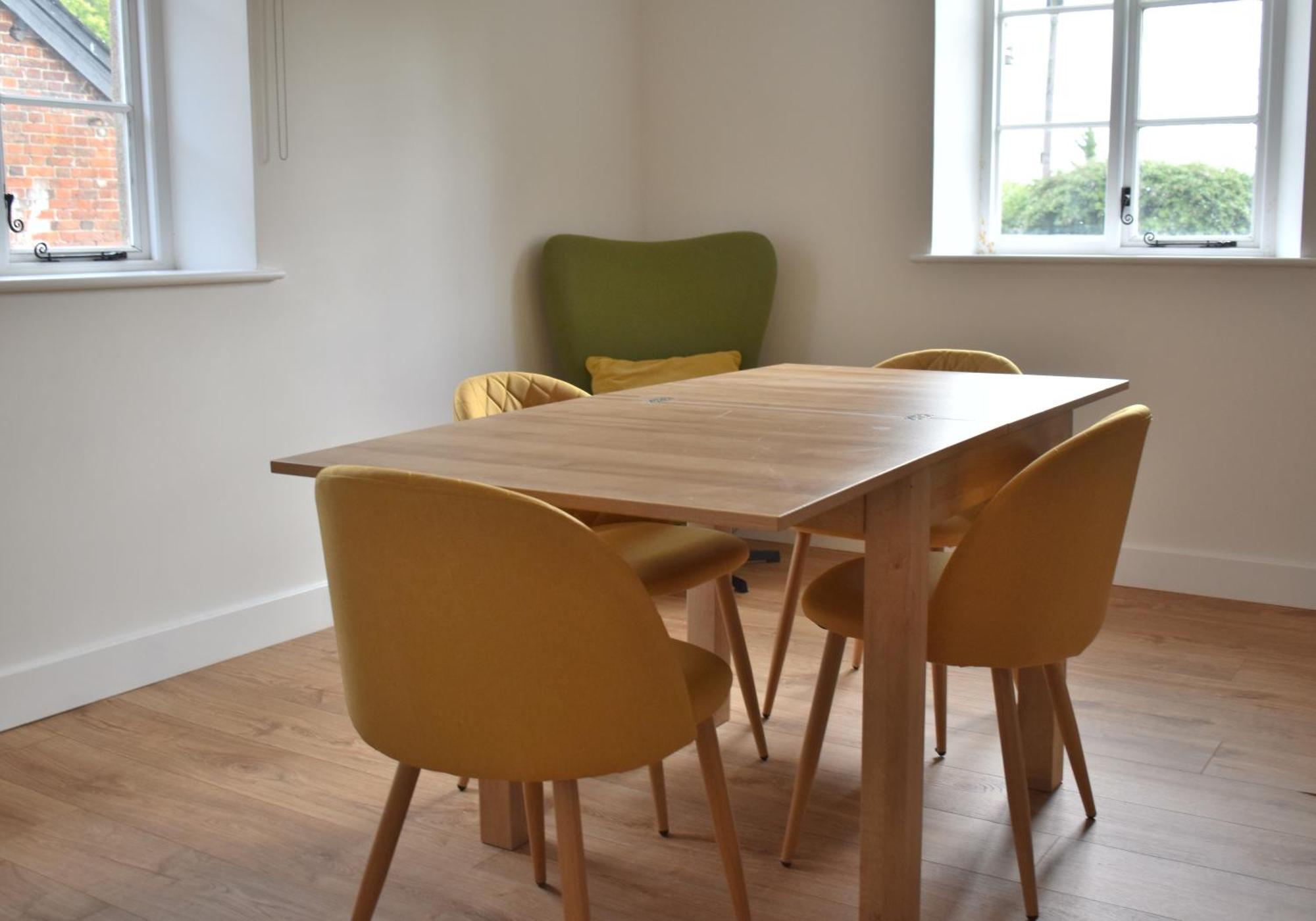 Rural Retreat Near West Wittering Beach! Dog Friendly & Free Parking - Ideal Weekend Getaway! Chichester Holiday Properties Donnington  Exterior photo