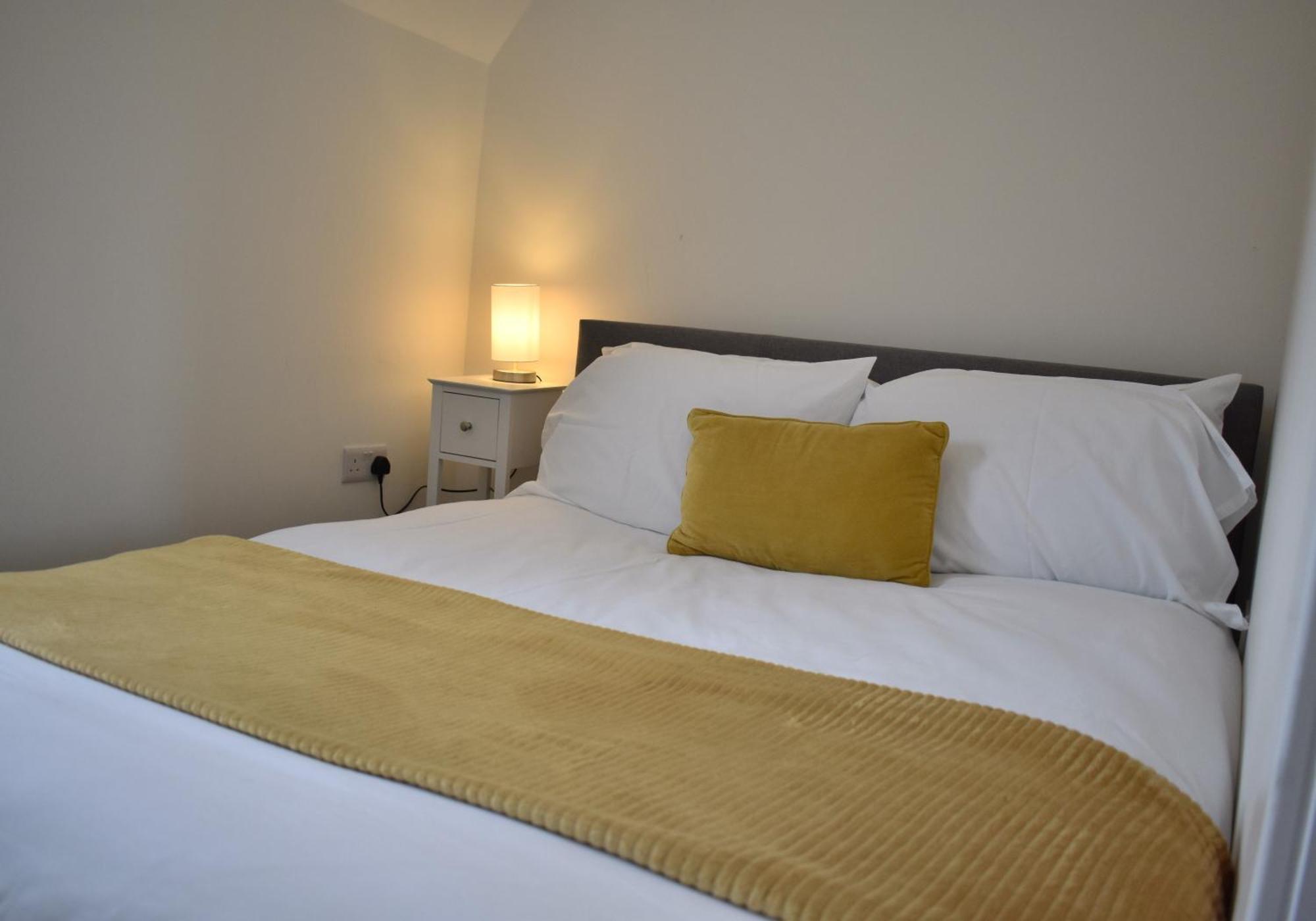 Rural Retreat Near West Wittering Beach! Dog Friendly & Free Parking - Ideal Weekend Getaway! Chichester Holiday Properties Donnington  Exterior photo