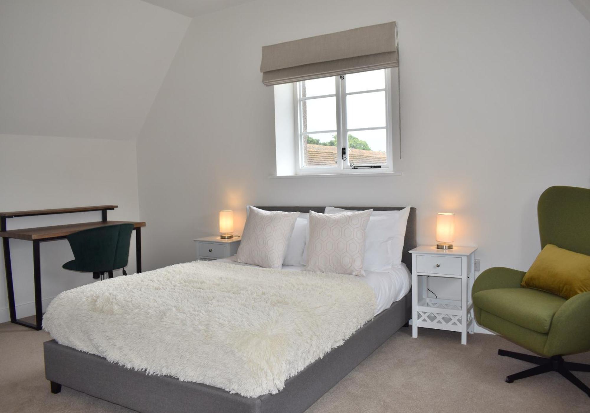 Rural Retreat Near West Wittering Beach! Dog Friendly & Free Parking - Ideal Weekend Getaway! Chichester Holiday Properties Donnington  Exterior photo