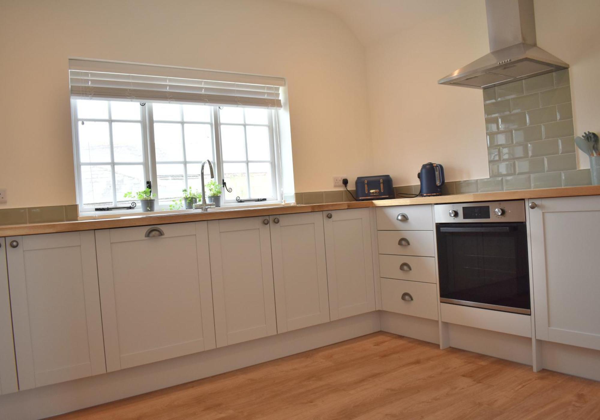 Rural Retreat Near West Wittering Beach! Dog Friendly & Free Parking - Ideal Weekend Getaway! Chichester Holiday Properties Donnington  Exterior photo