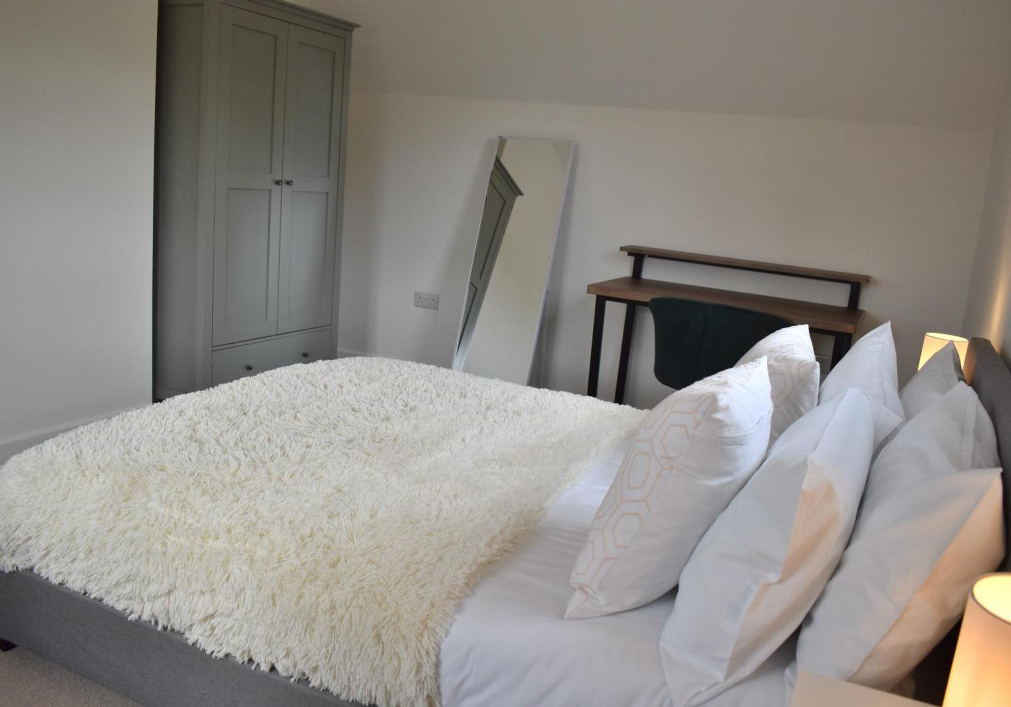 Rural Retreat Near West Wittering Beach! Dog Friendly & Free Parking - Ideal Weekend Getaway! Chichester Holiday Properties Donnington  Exterior photo