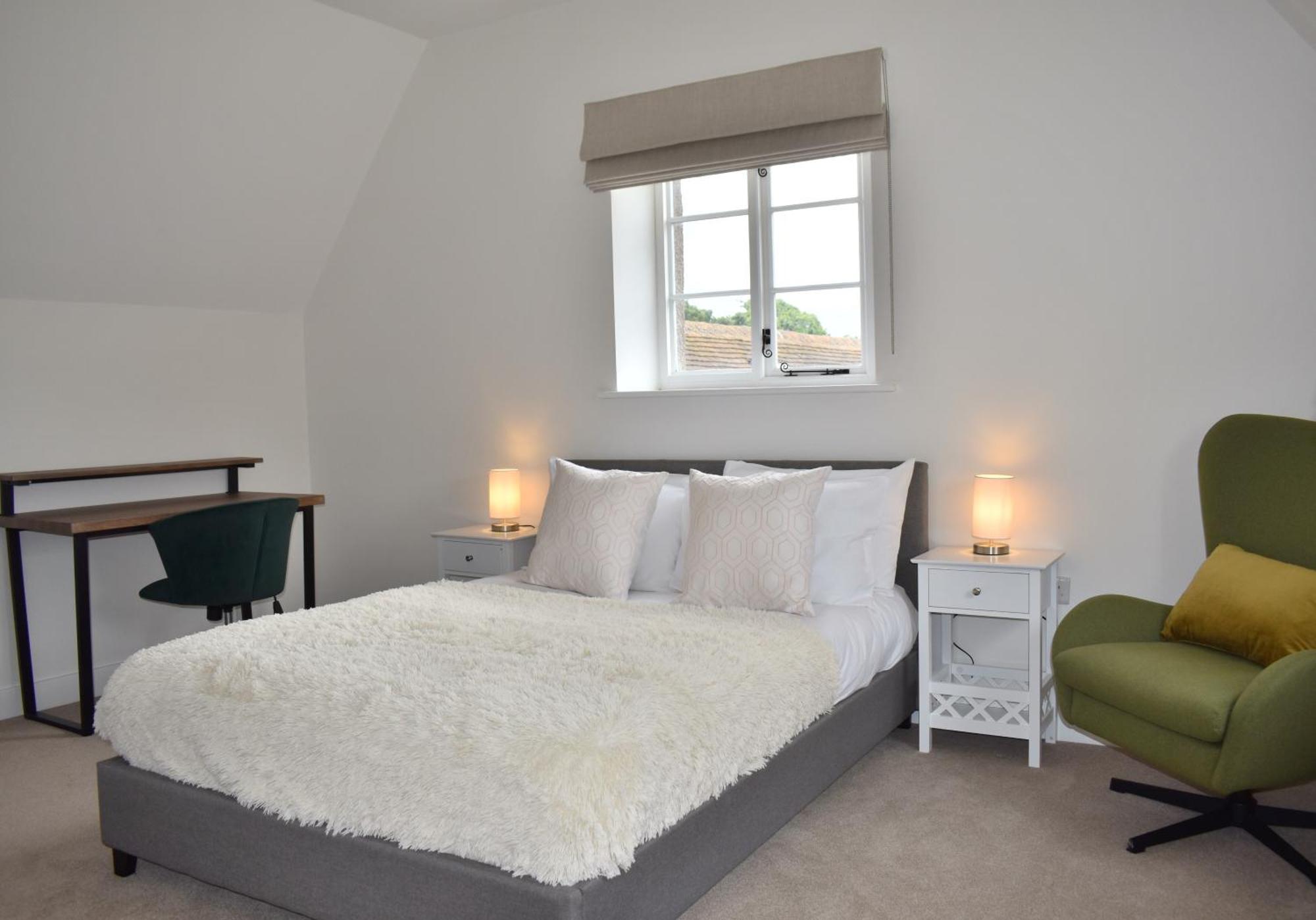 Rural Retreat Near West Wittering Beach! Dog Friendly & Free Parking - Ideal Weekend Getaway! Chichester Holiday Properties Donnington  Exterior photo