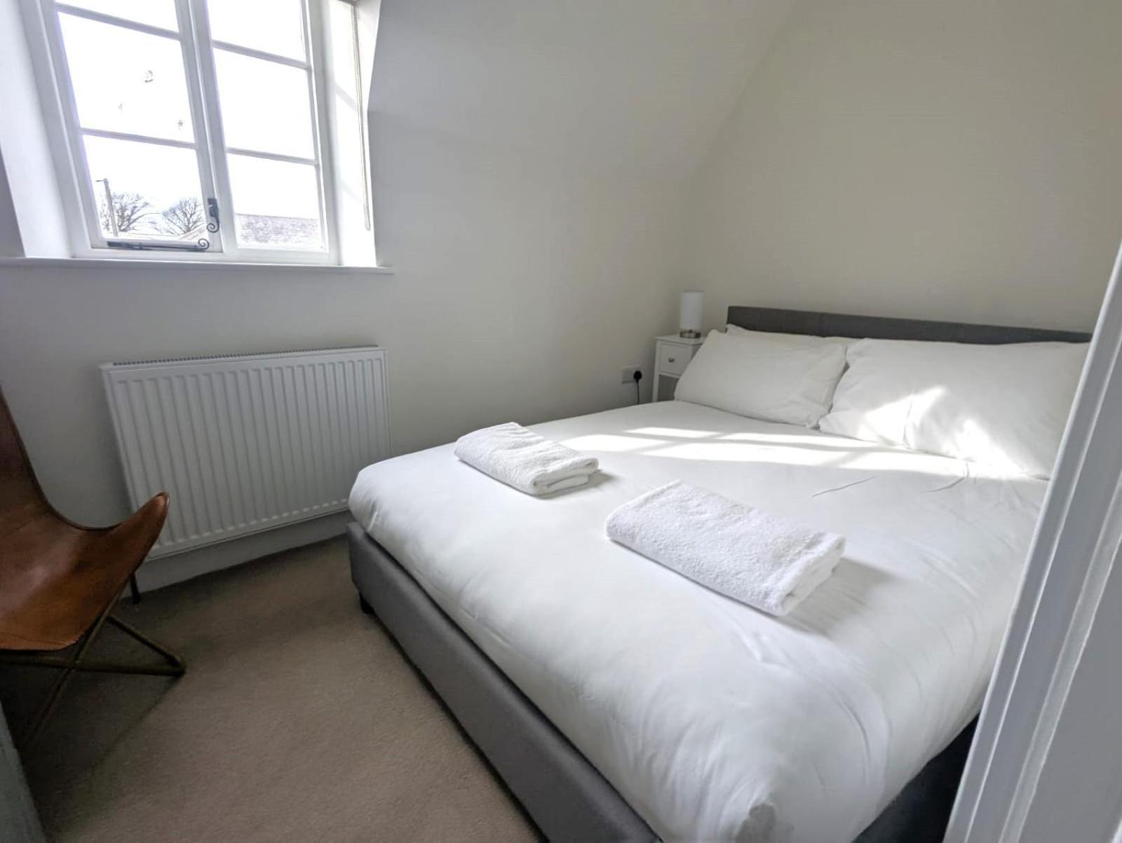Rural Retreat Near West Wittering Beach! Dog Friendly & Free Parking - Ideal Weekend Getaway! Chichester Holiday Properties Donnington  Exterior photo