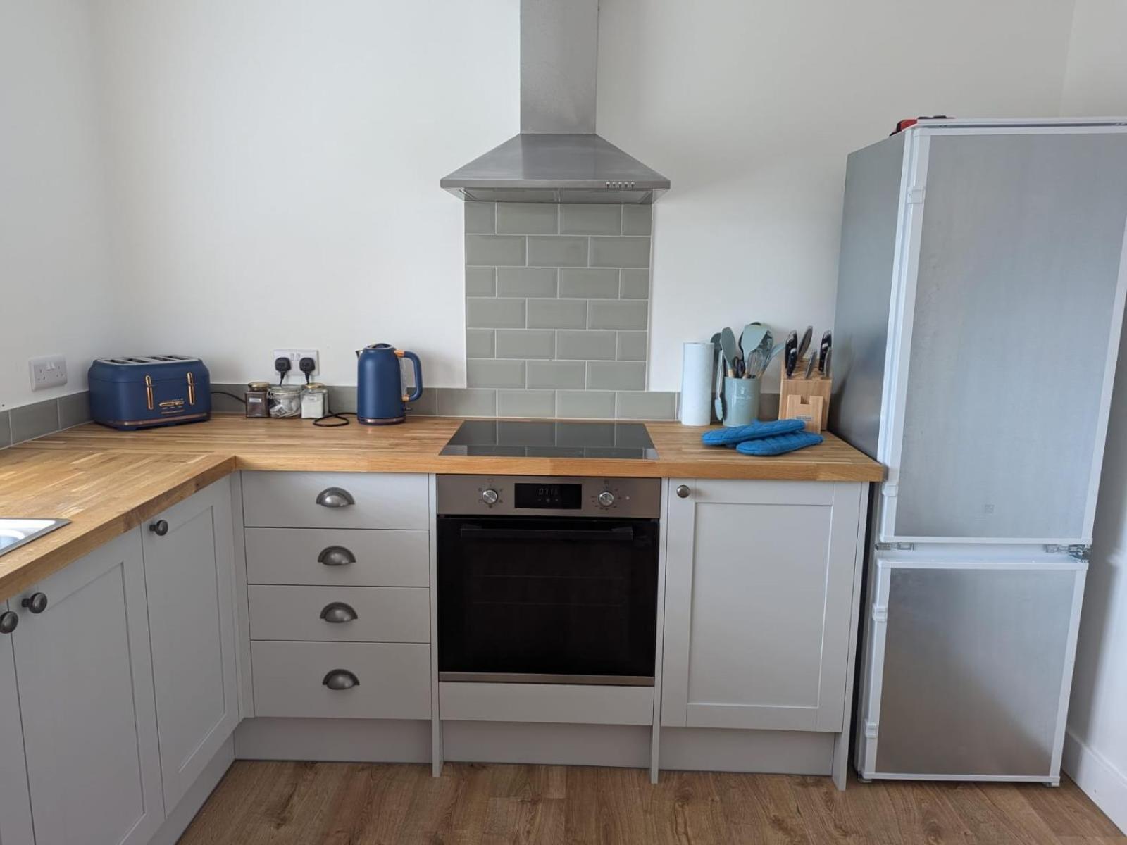 Rural Retreat Near West Wittering Beach! Dog Friendly & Free Parking - Ideal Weekend Getaway! Chichester Holiday Properties Donnington  Exterior photo